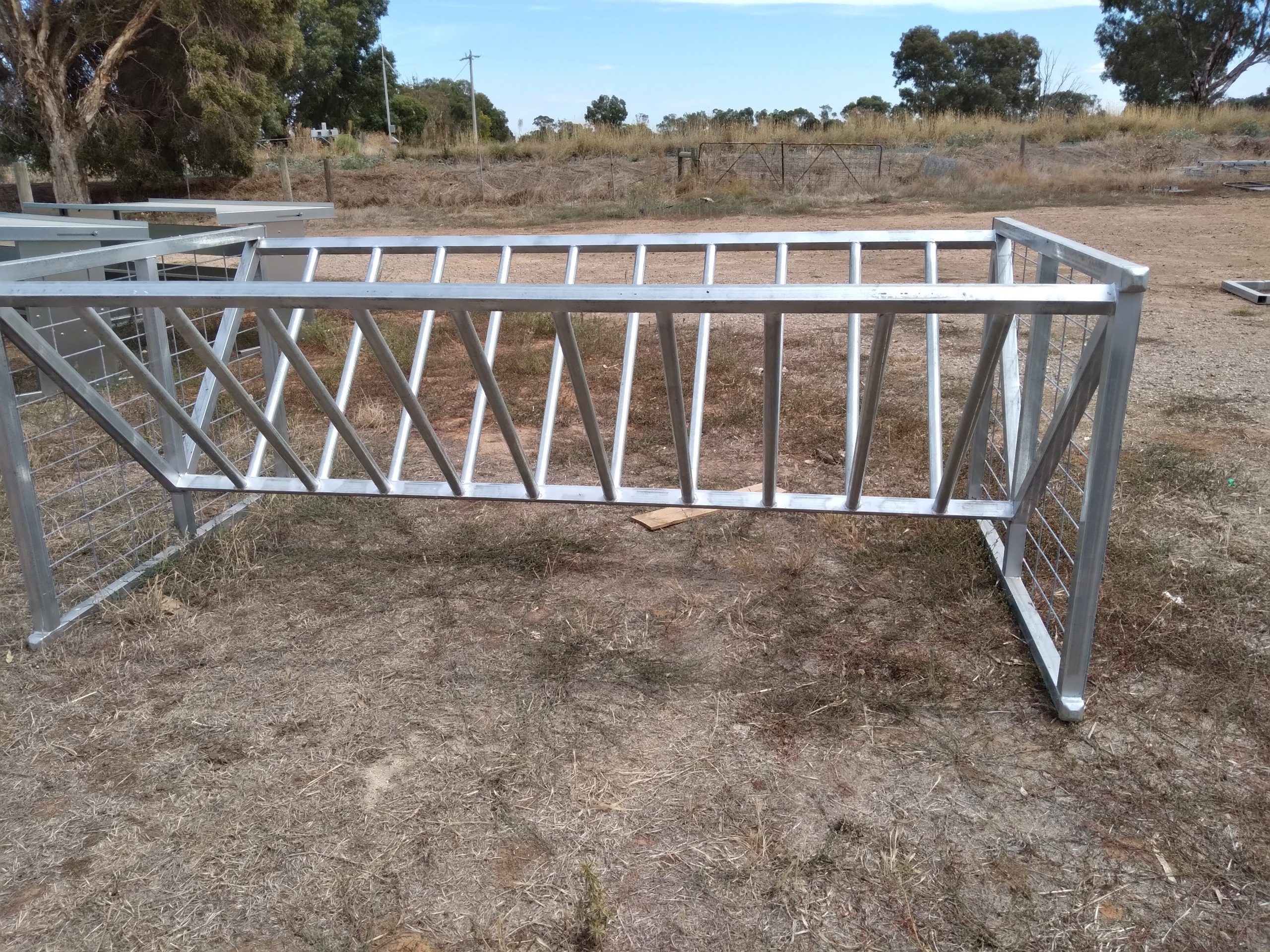 SQUARE BALE FEEDER – Rich River Rural